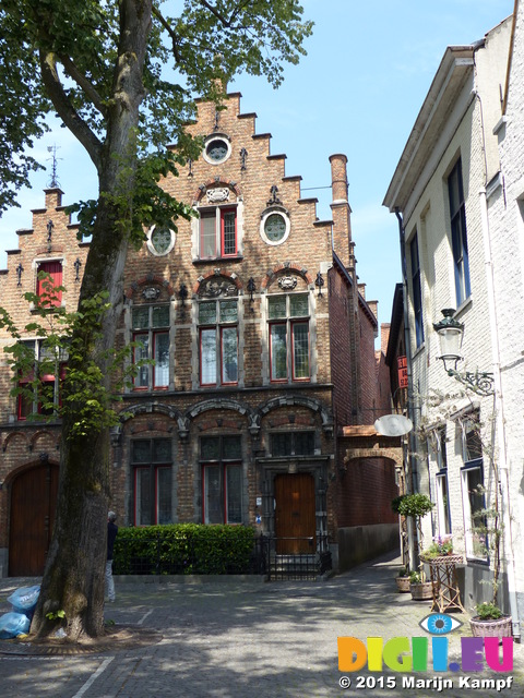 FZ018234 Old house in Brugge